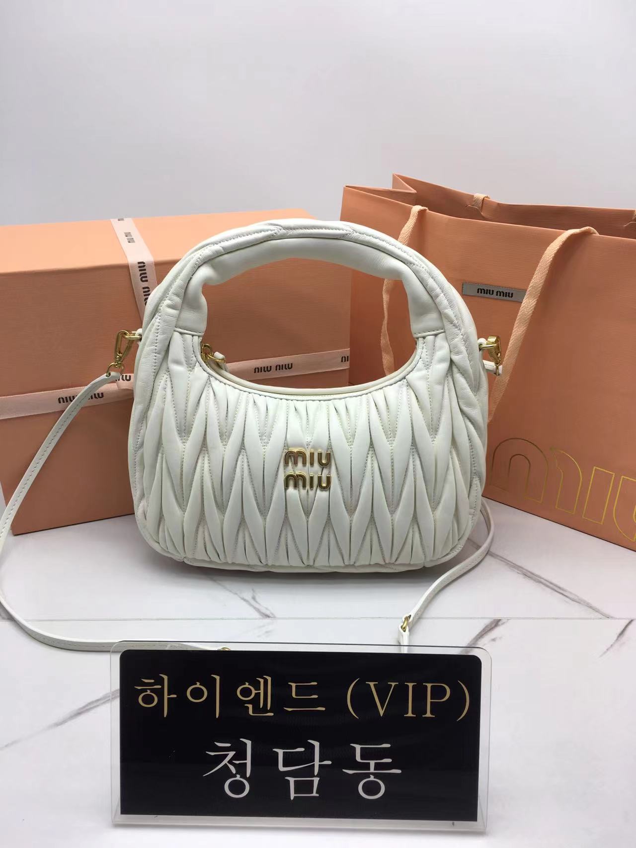미우미우 miu miu 완더 마테라쎄 호보백 미디움
