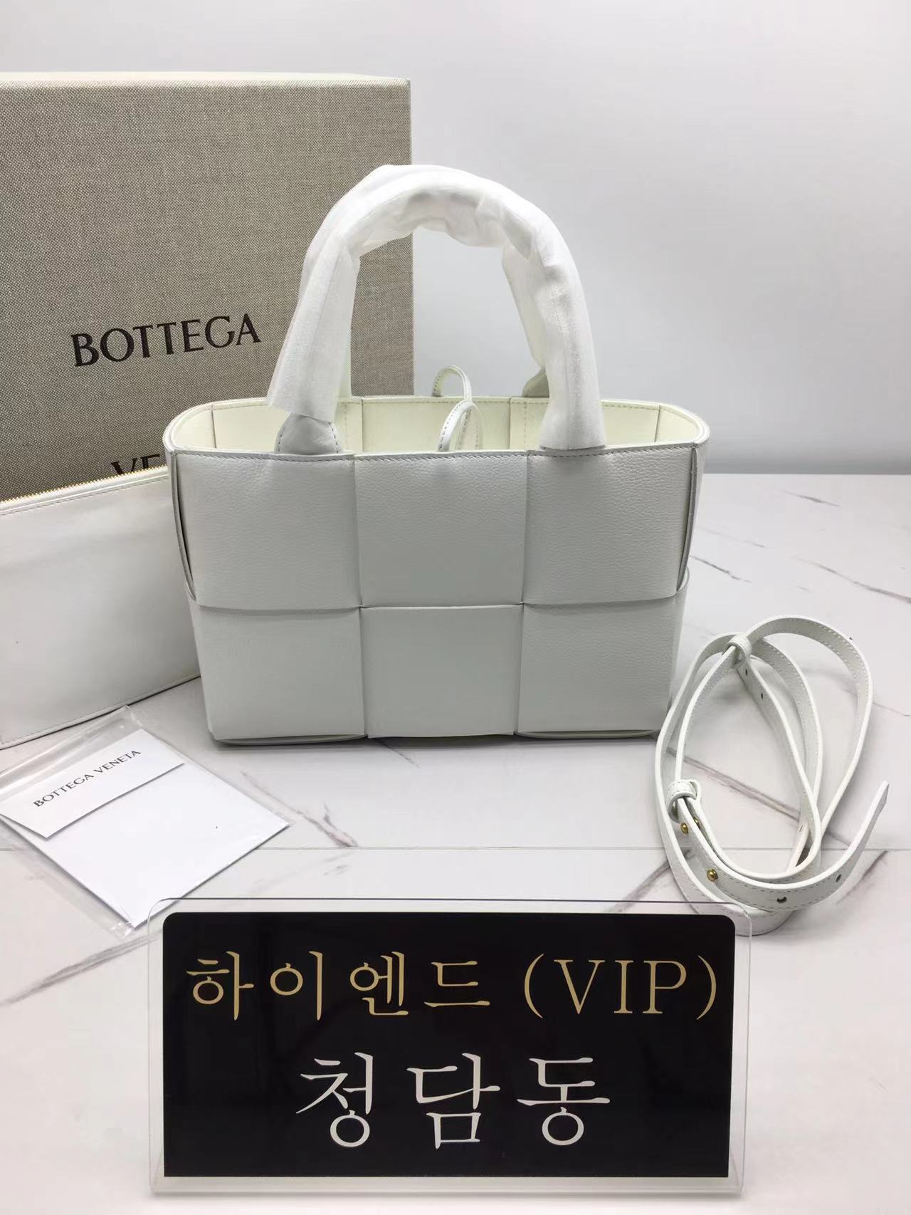 보테가베네타 아르코 토트백 미니