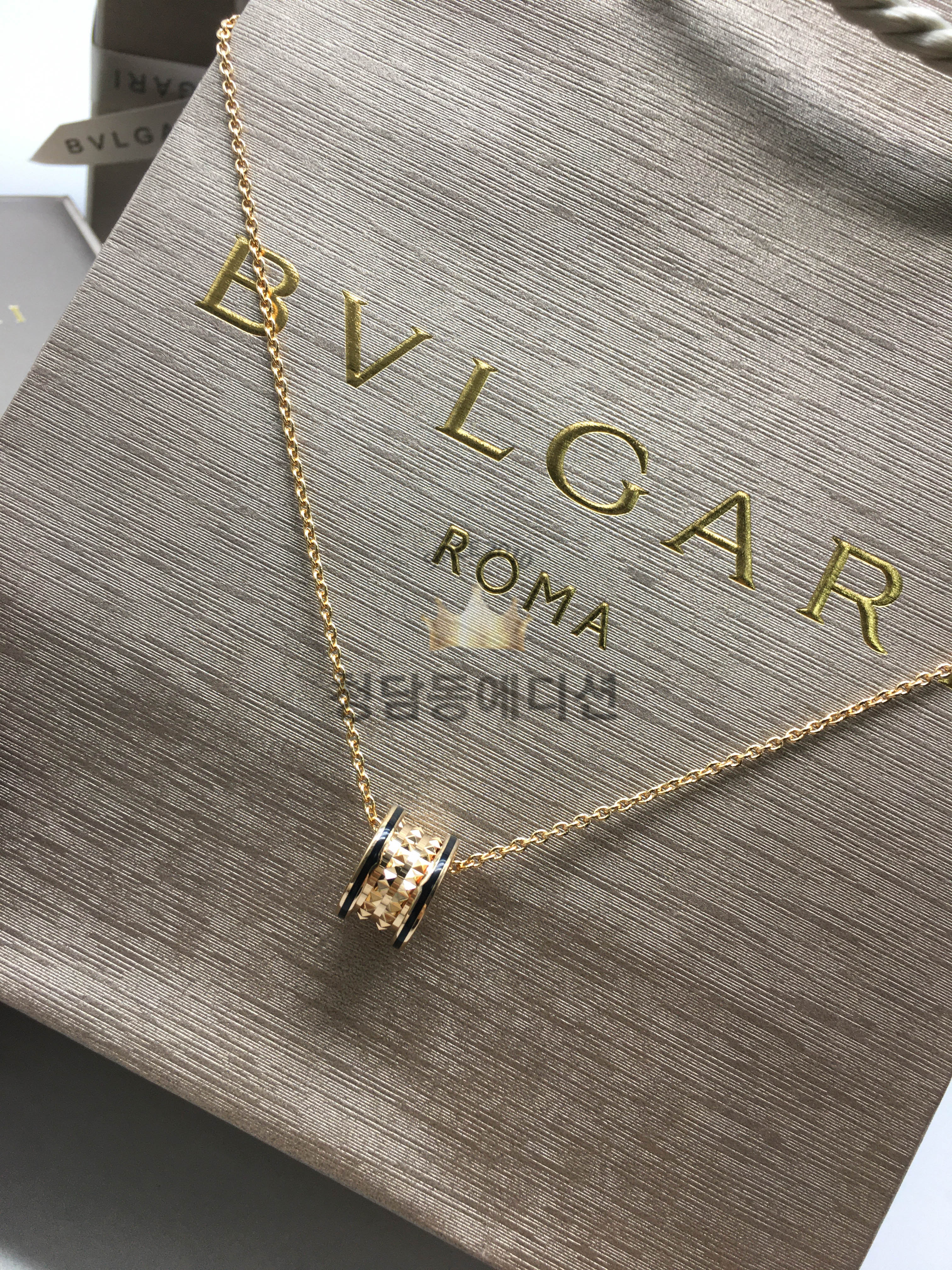 불가리 비제로원 스터드 목걸이 (V-gold소재)