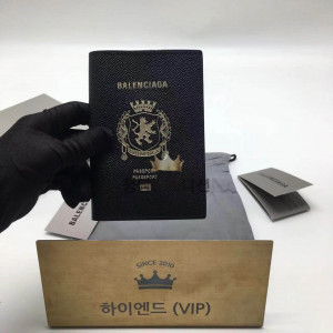 발렌시아가 BLCG 남성 패스포트 홀더