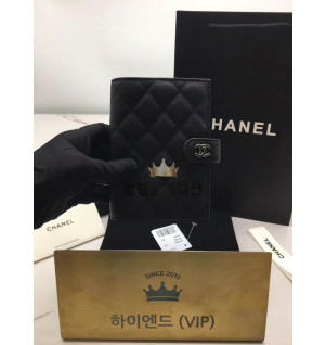 샤넬 클래식 캐비어 패스포트 홀더 은장