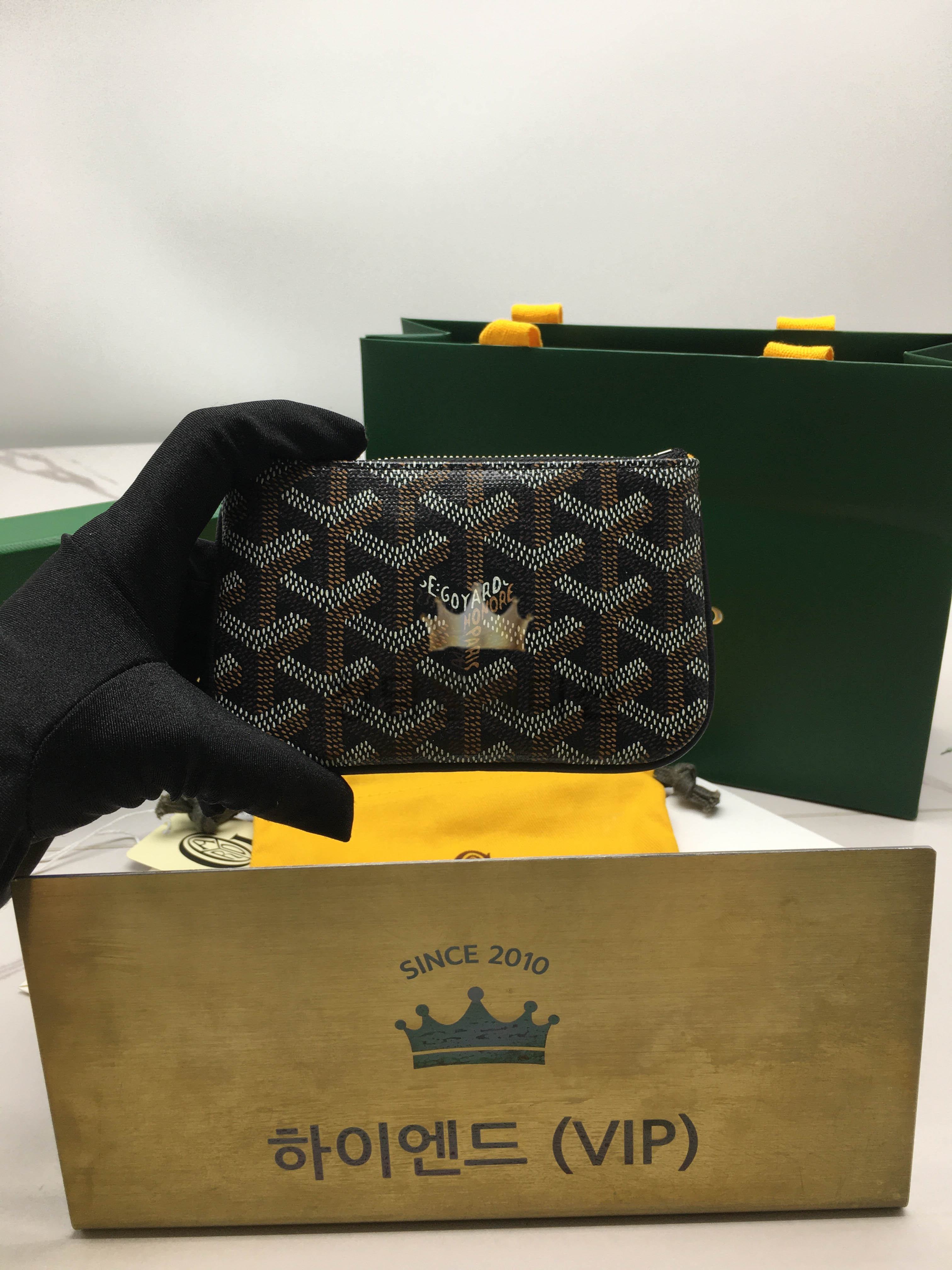 고야드 세나 나노 파우치 (컬러 블랙)