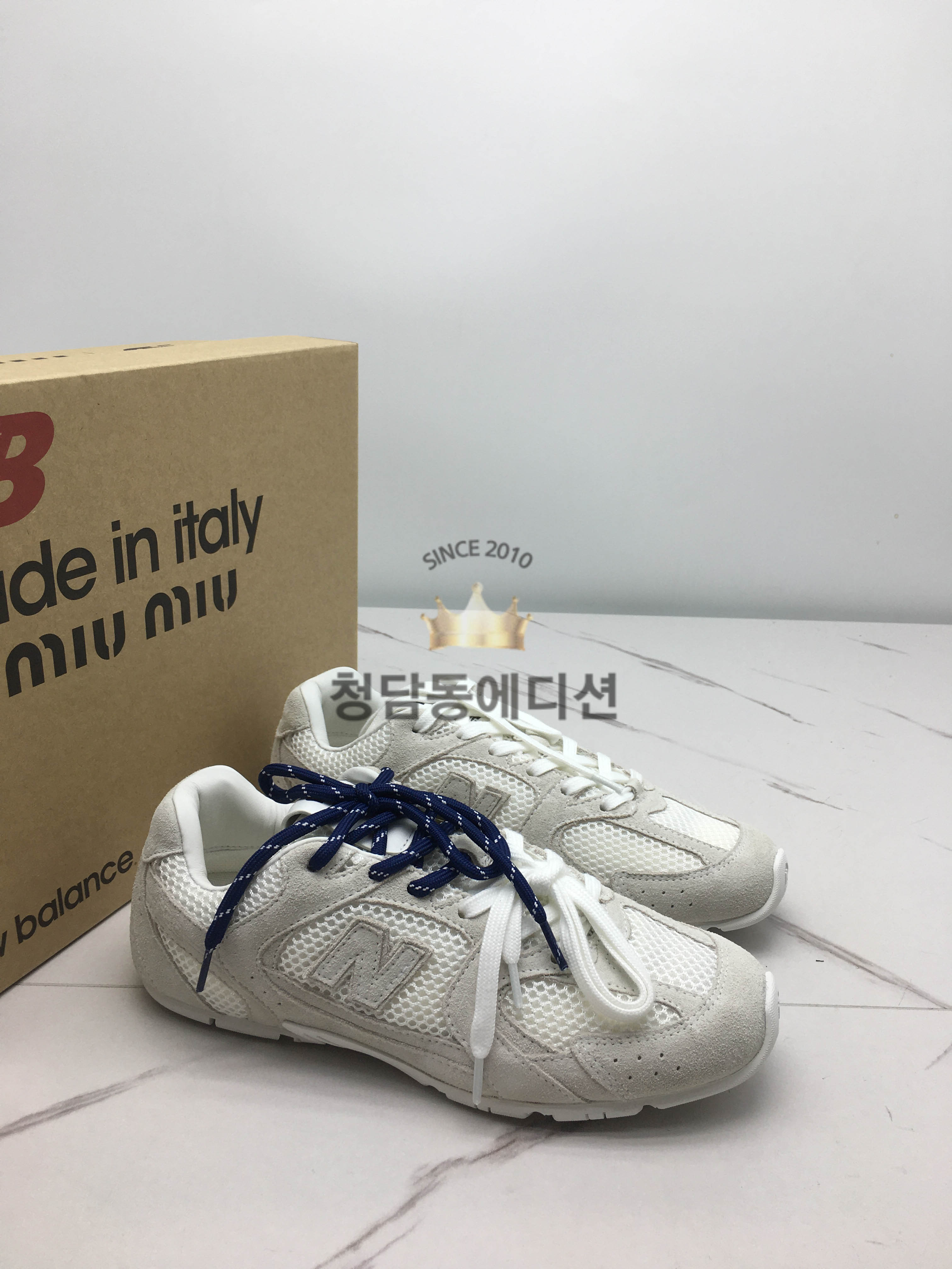 미우미우 x 뉴발란스 530 스니커즈