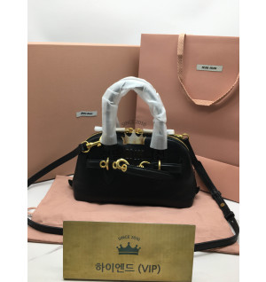 미우미우 아방뛰르 스몰 나파 가죽 백