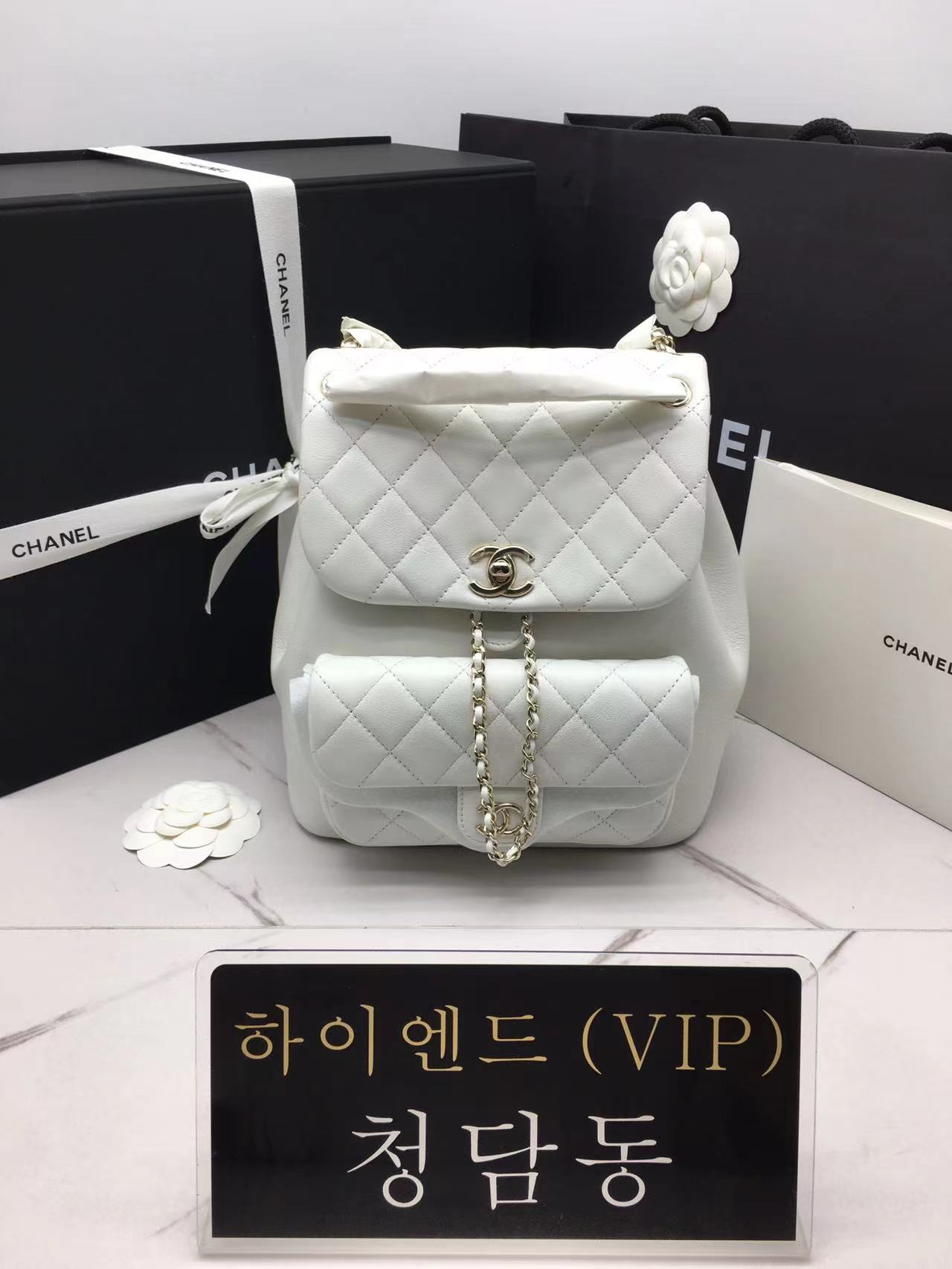 샤넬 22c 듀마 백팩 카프스킨 미디움