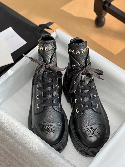 샤넬 23FW 컴뱃 부츠