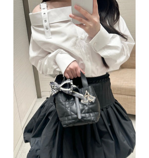 디올 뜨주흐 나노 버티컬 토트백 (컬러 블랙)