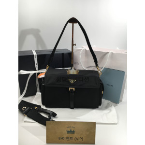 프라다 익스플로어 라지 1BD391