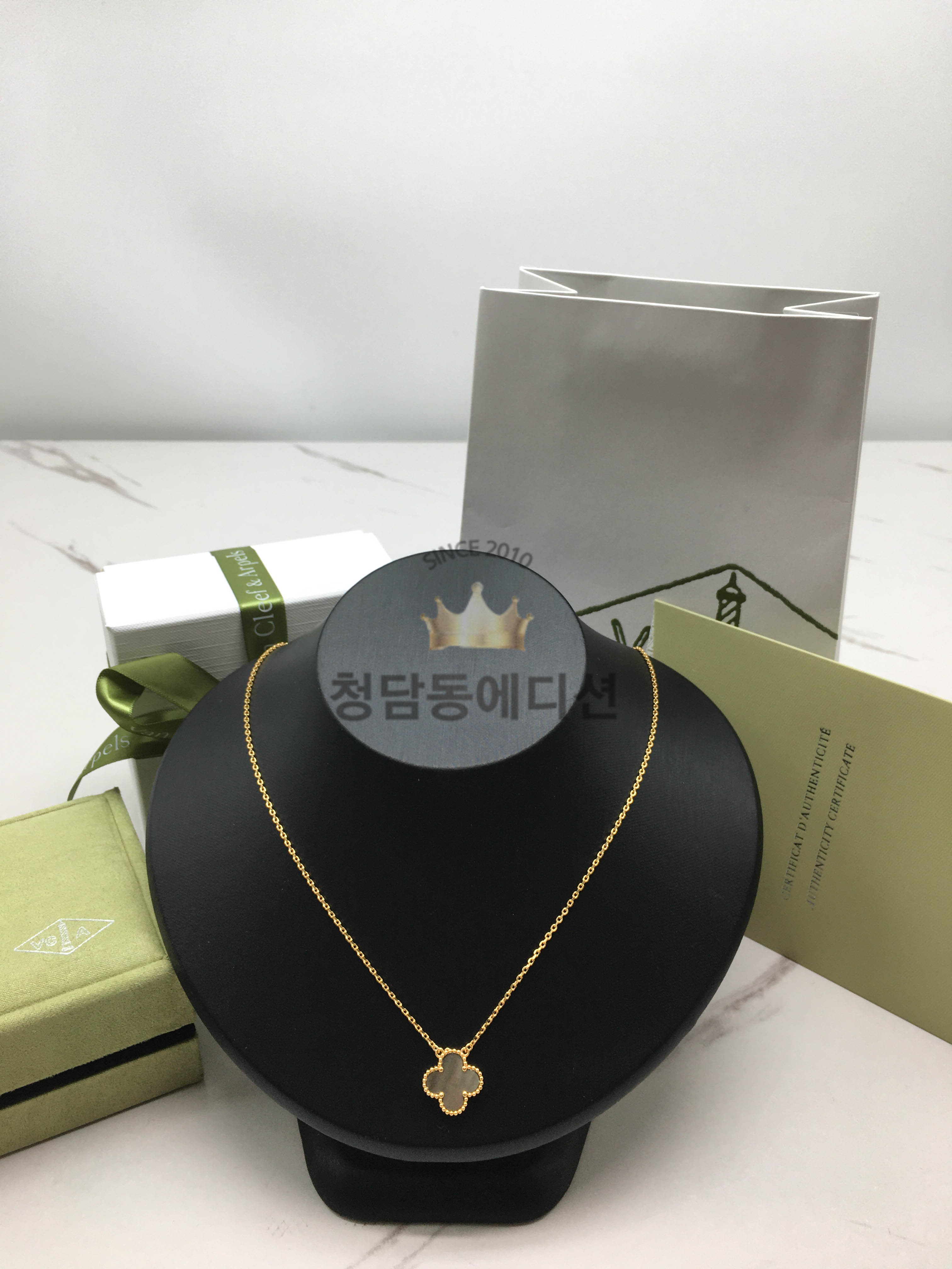 반클리프 알함브라 목걸이 빈티지 (V-gold소재)