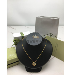 반클리프 알함브라 목걸이 빈티지 (V-gold소재)