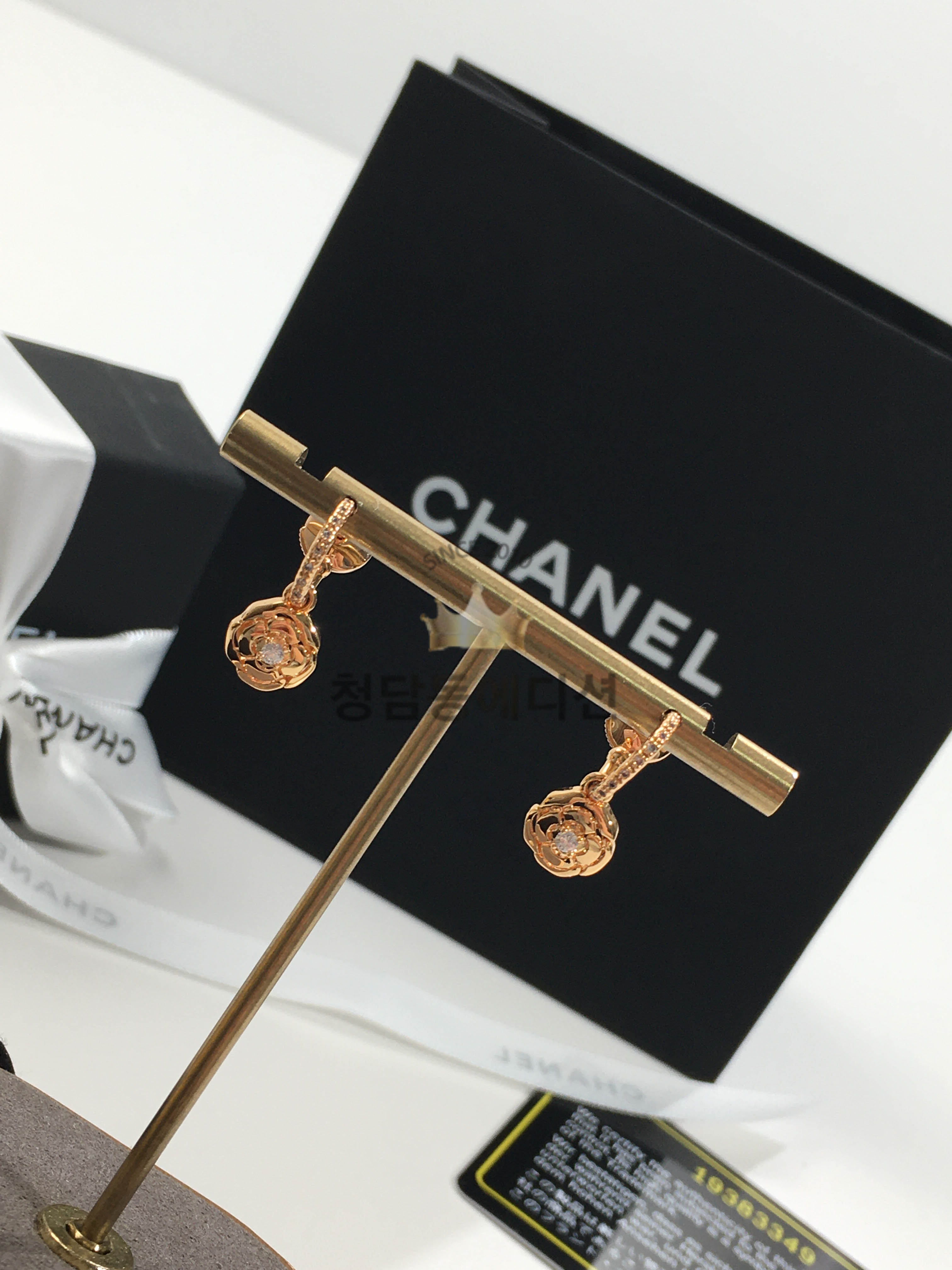 샤넬 까멜리아 링귀걸이