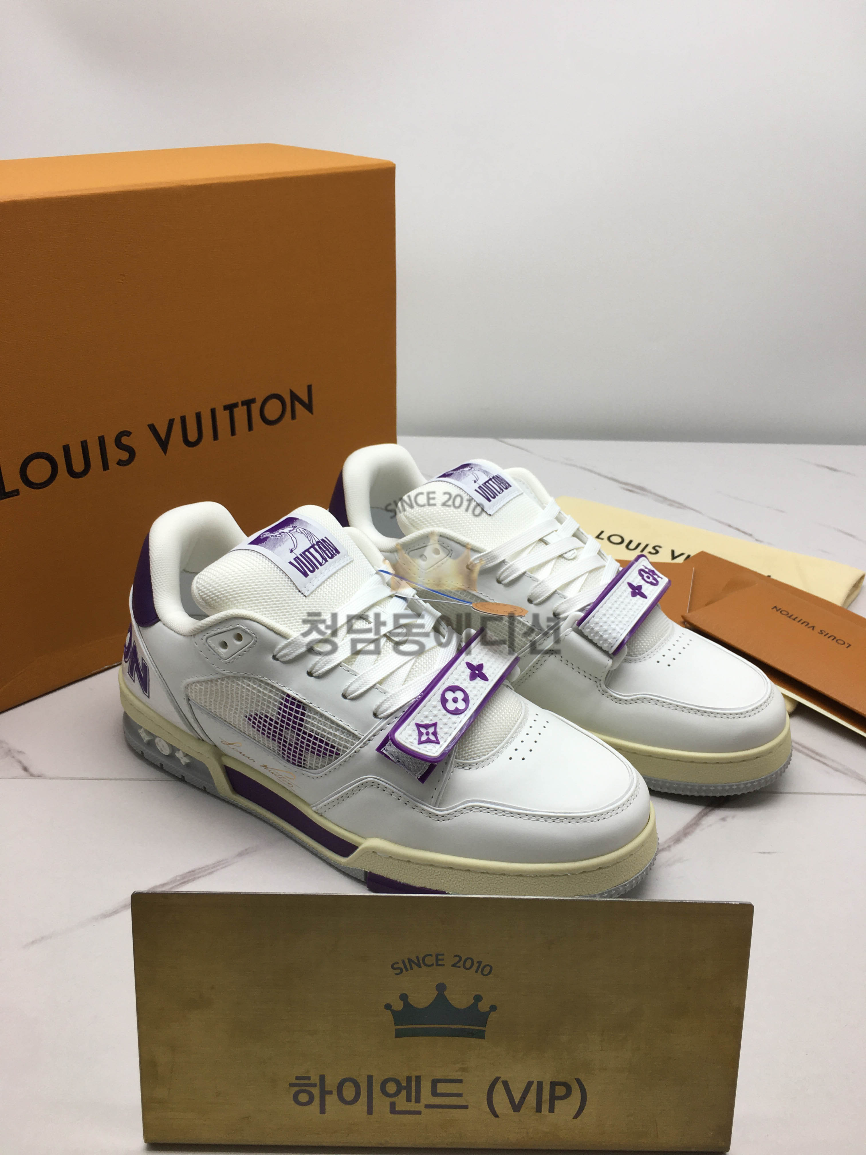 루이비통 트레이너 스니커즈 (남성용)