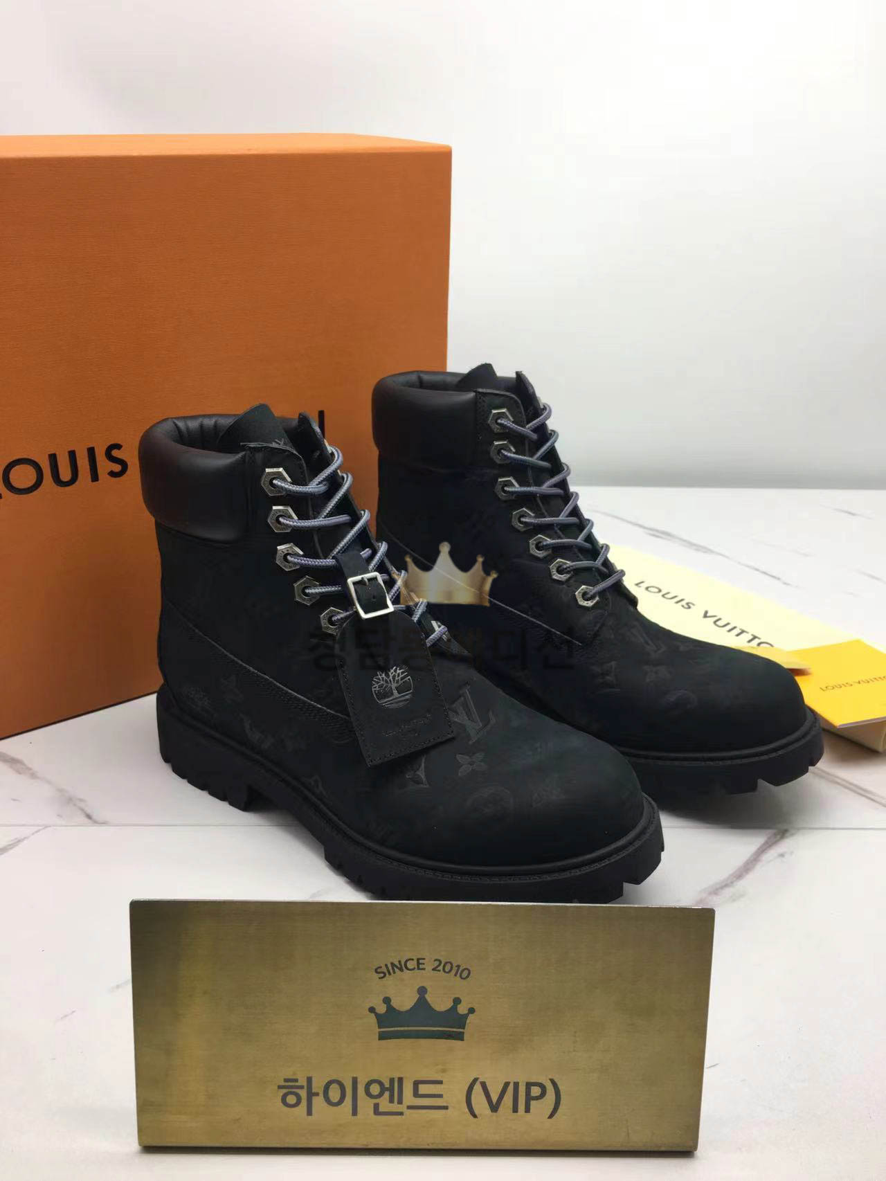 루이비통 X 팀버랜드 6인치 앵클부츠 (남녀공용)