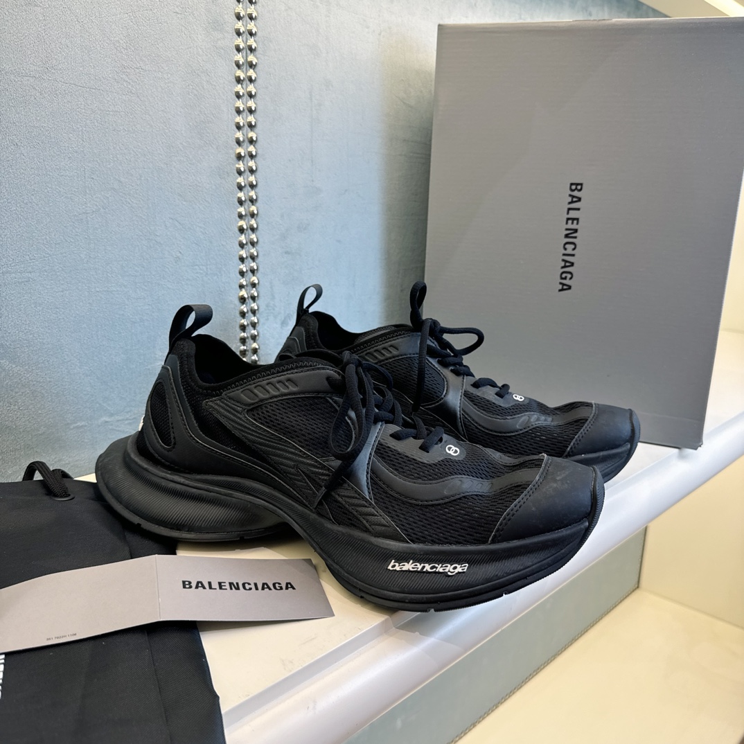 발렌시아가 서킷 스니커즈 (남녀공용)