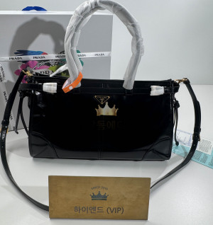 프라다 라지 가죽 핸드백 1BA433