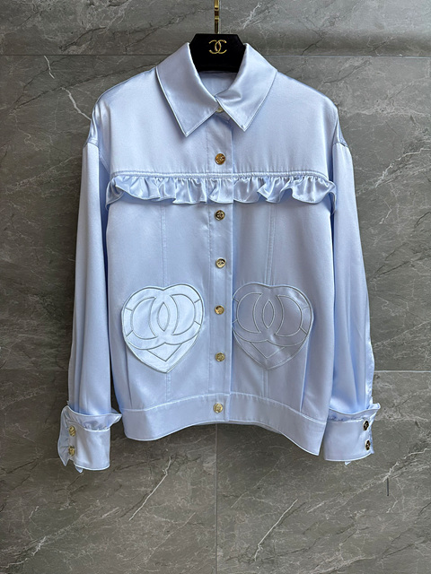 샤넬 하트 로고 프릴 블라우스