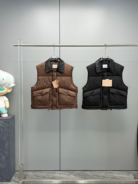 미우미우 레더 카라 패딩 베스트 (컬러 브라운, 블랙)