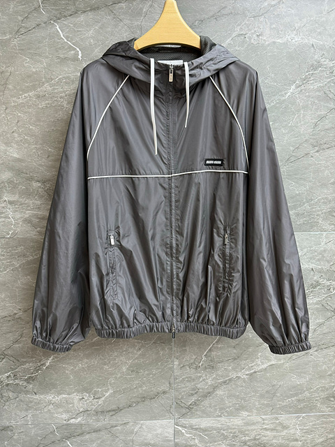 미우미우 후드 바람막이 자켓