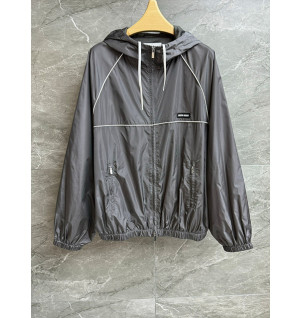 미우미우 후드 바람막이 자켓