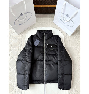 프라다 리나일론 다운 자켓 (남녀공용)