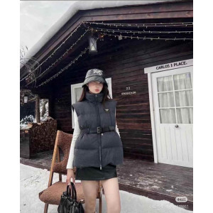 프라다 벨티드 울 다운 조끼