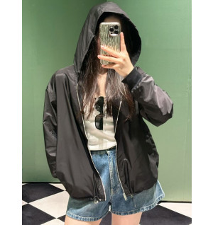 프라다 리나일론 후드 자켓 (컬러 블랙, 화이트)