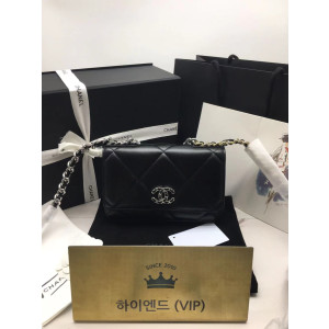 Ok(1658643840) 샤넬 19 플랩 WOC 숄더백 (미세 오염)