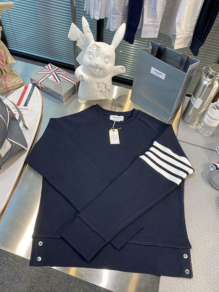 Ok(1641714581) 톰브라운 4선 맨투맨 (남녀공용) 사이즈4