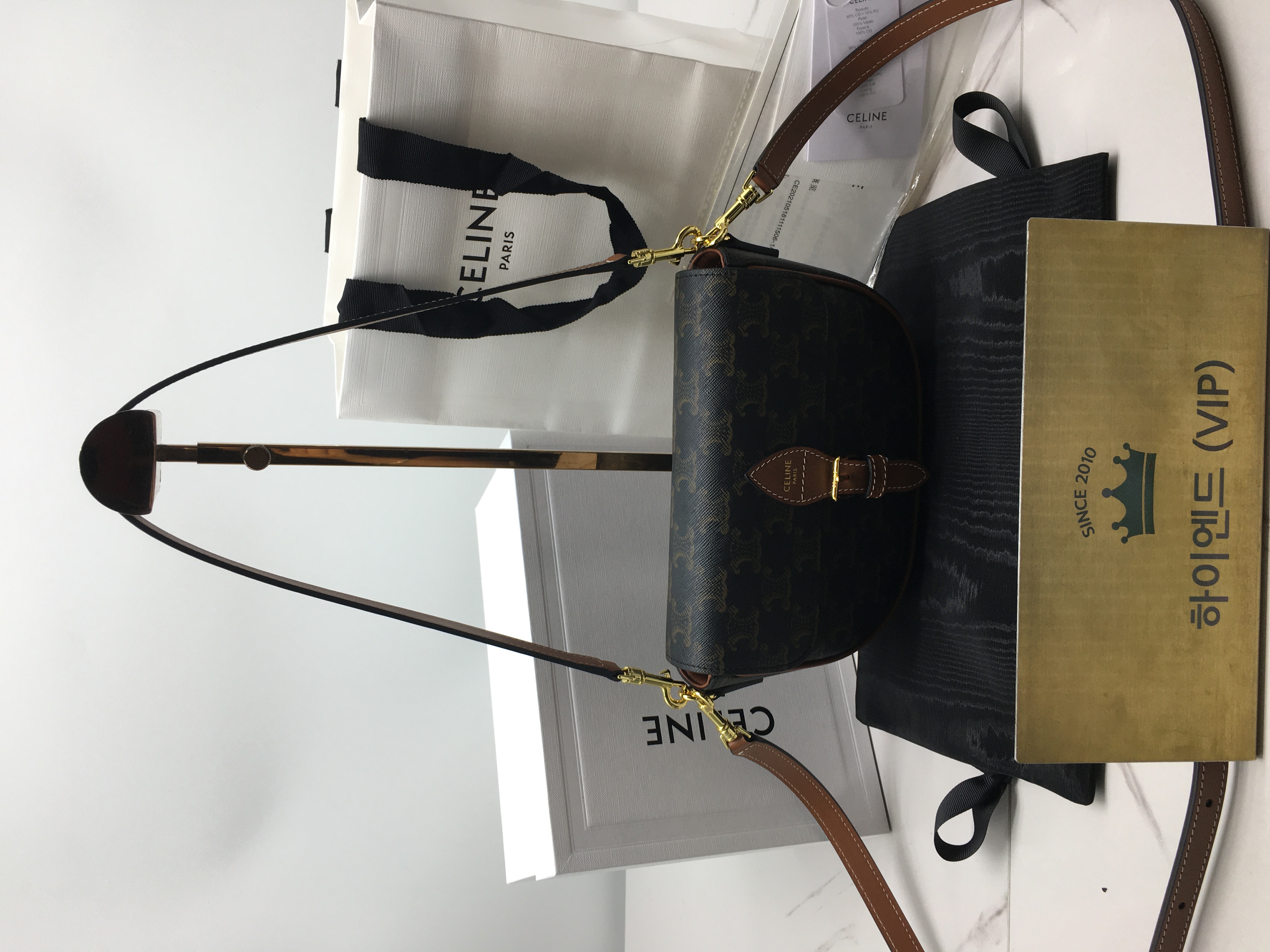 Ok(1754646647) 셀린느 트리오페 폴코백 122652