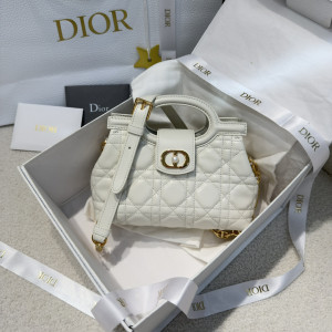 디올 Jolie 탑 핸들 미니 백 (컬러 화이트)