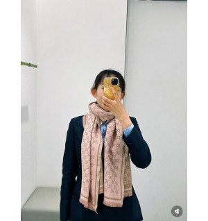 구찌 울 자카드 머플러
