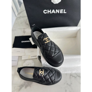 샤넬 퀼팅 슬립 온