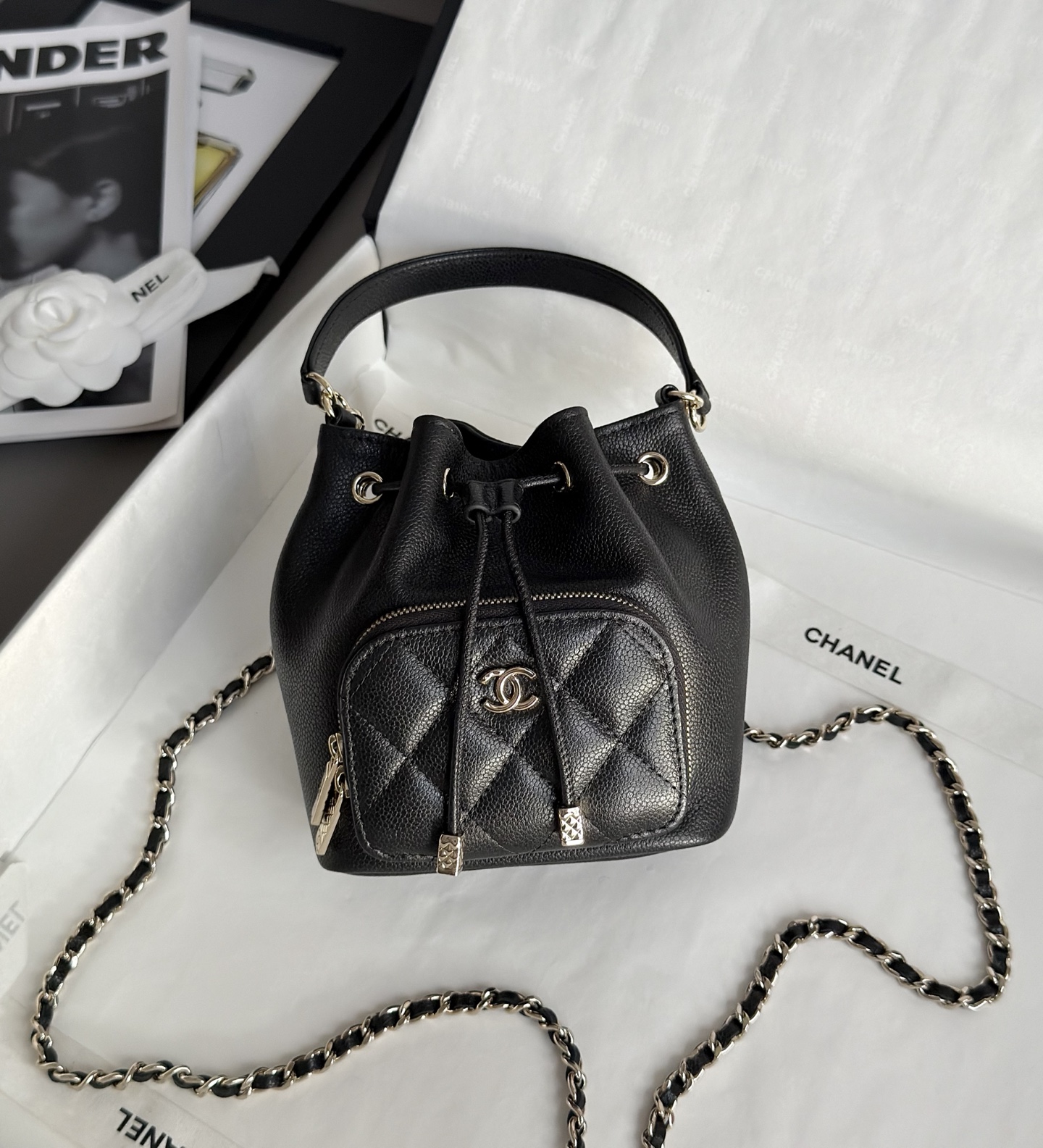 샤넬 25B 포켓 버킷백 AP4775