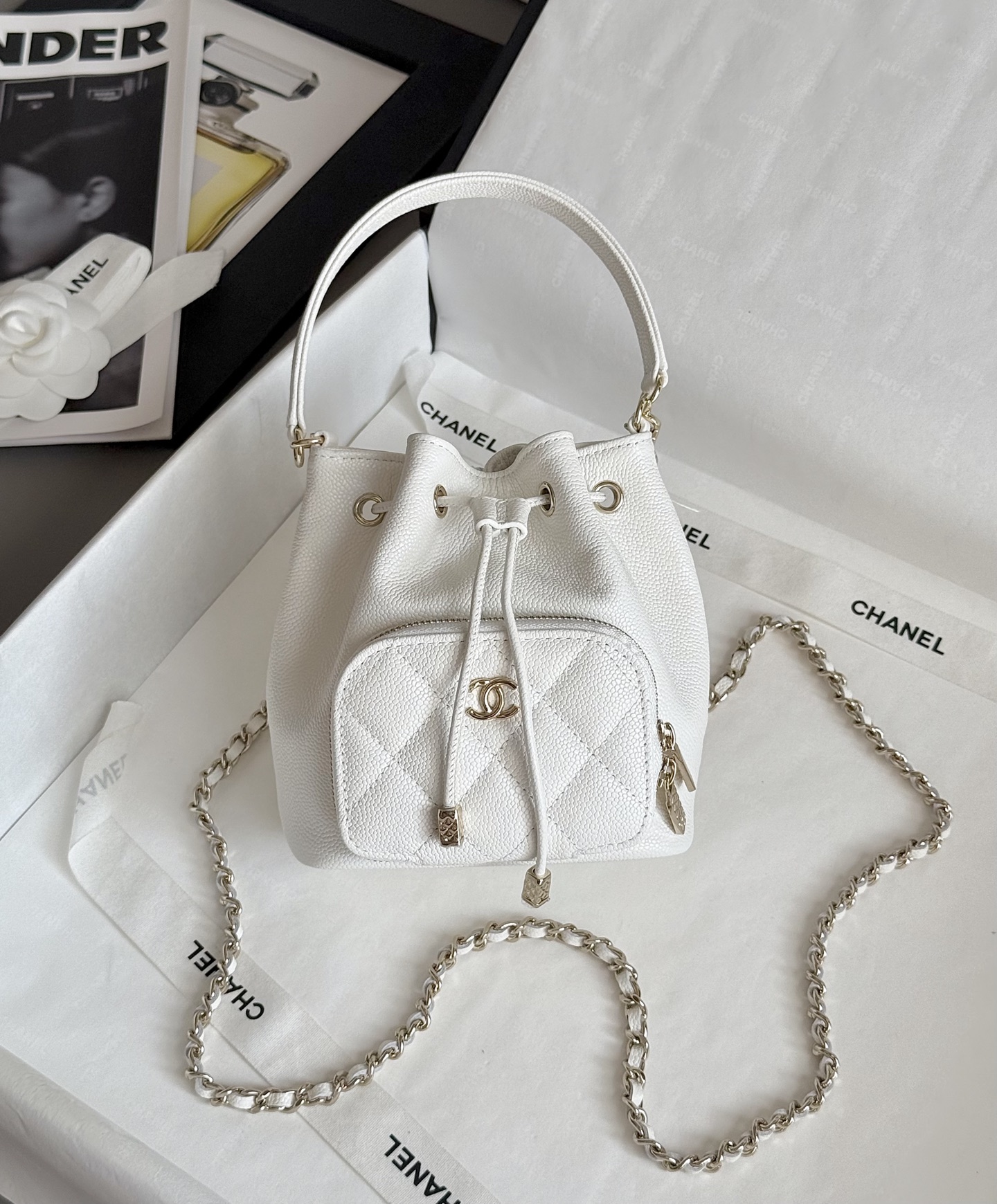 샤넬 25B 포켓 버킷백 AP4775