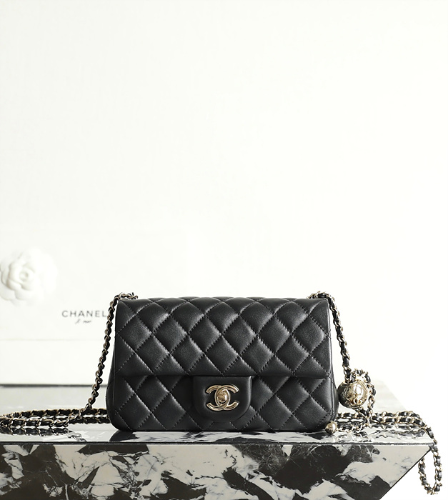 샤넬 25K 라이트 골드볼 뉴미니 플랩백