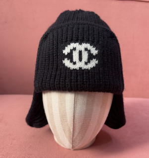 샤넬 CC 로고 이어플랩 니트 비니