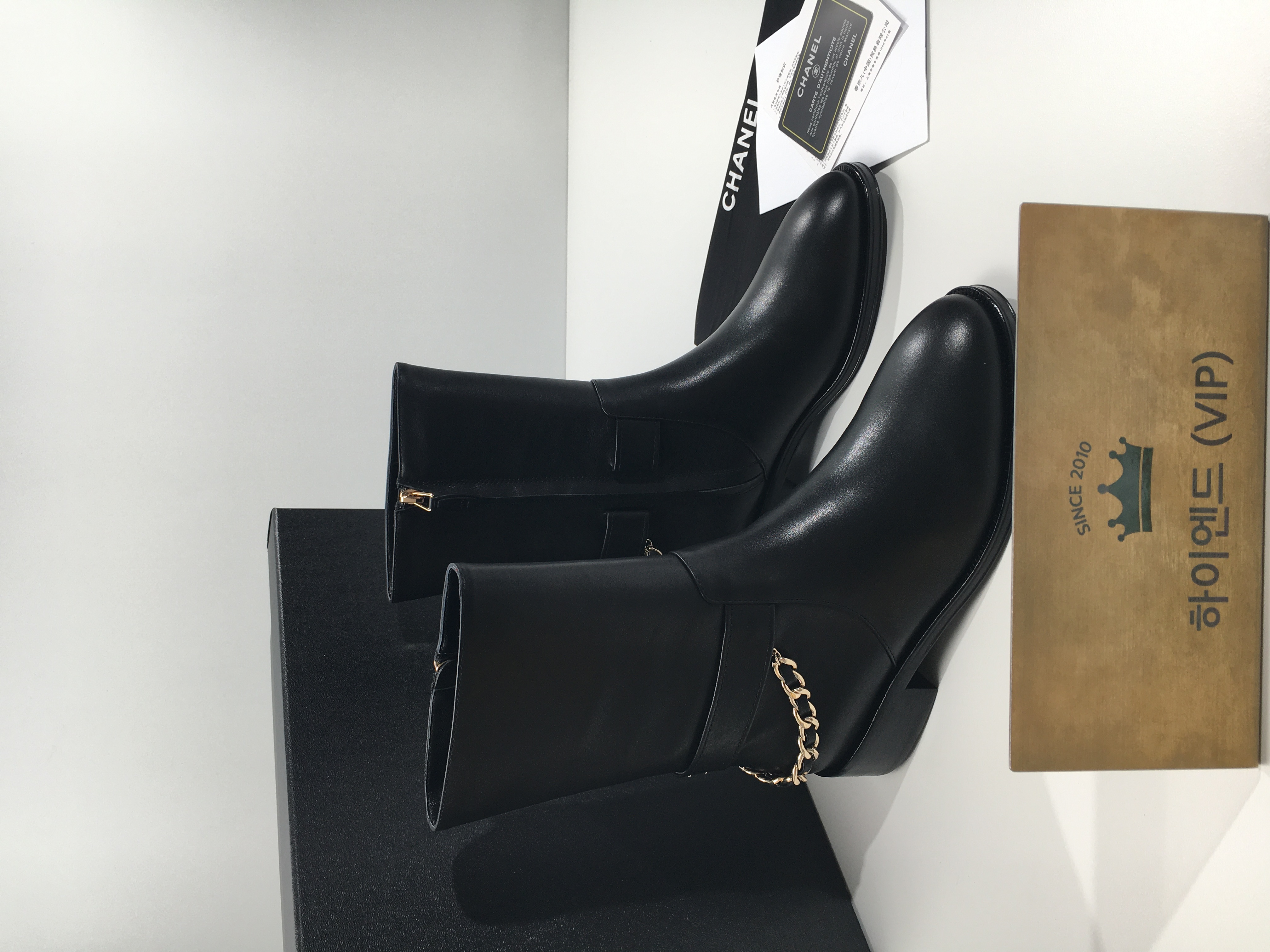 (1717236351) 샤넬 부츠 250 / 39 사이즈