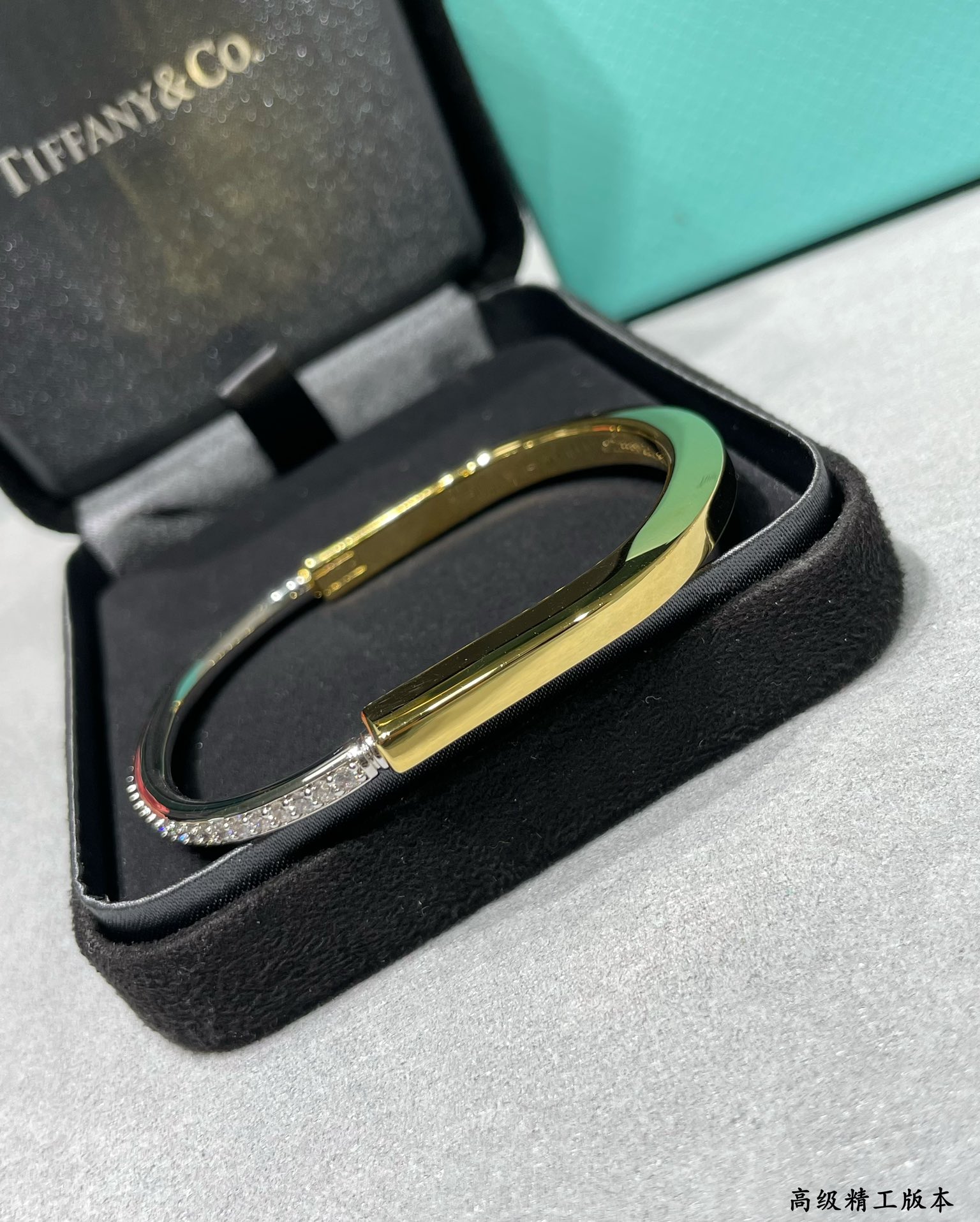 티파니 락 팔찌