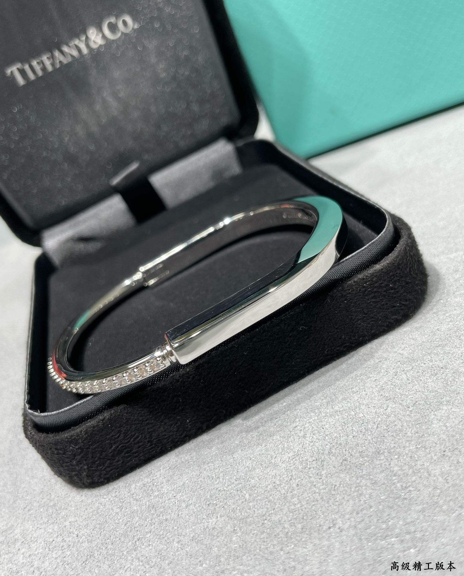 티파니 락 팔찌