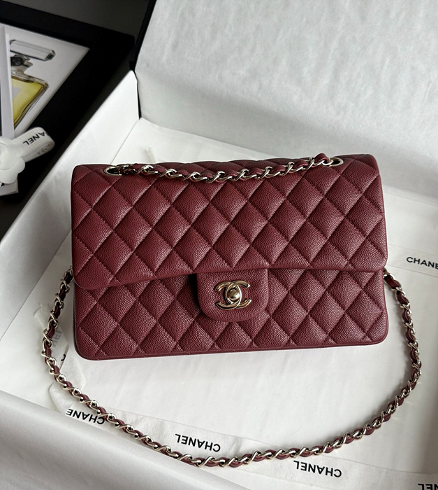 샤넬 클래식백 작은 캐비어스킨 미디움 25.5cm