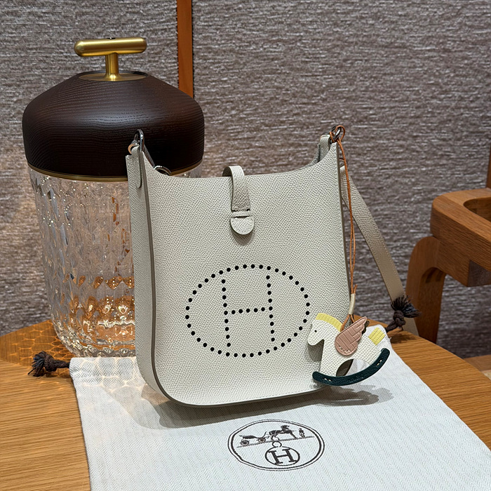 에르메스 에블린 미니 올수공 (셀리에) (컬러 끄레)