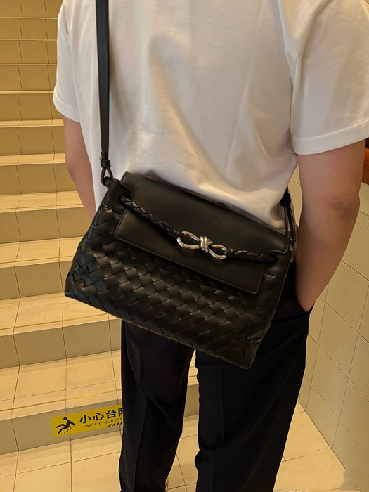 보테가베네타 스몰 안디아모 메신저백 815781 (컬러 블랙)