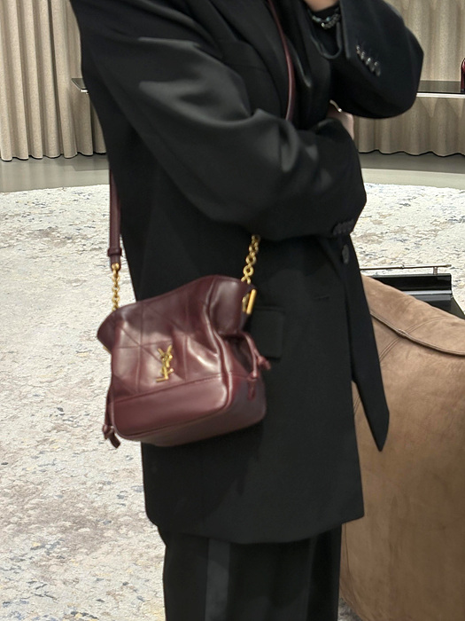 생로랑 램스킨 소재의 제이미(jamie) 미니 파우치 859174