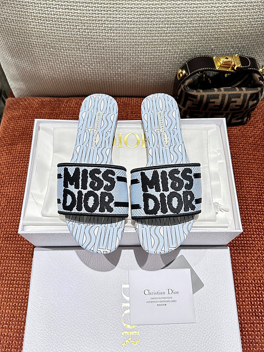디올 미스 디올 디웨이 뮬 슬라이드